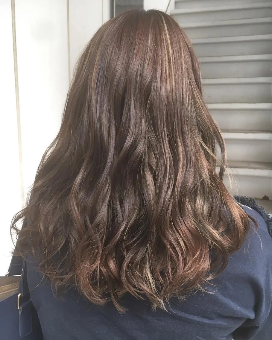 ロング カラー ハイライトカラー ハイライト 榎園 由美のヘアスタイル