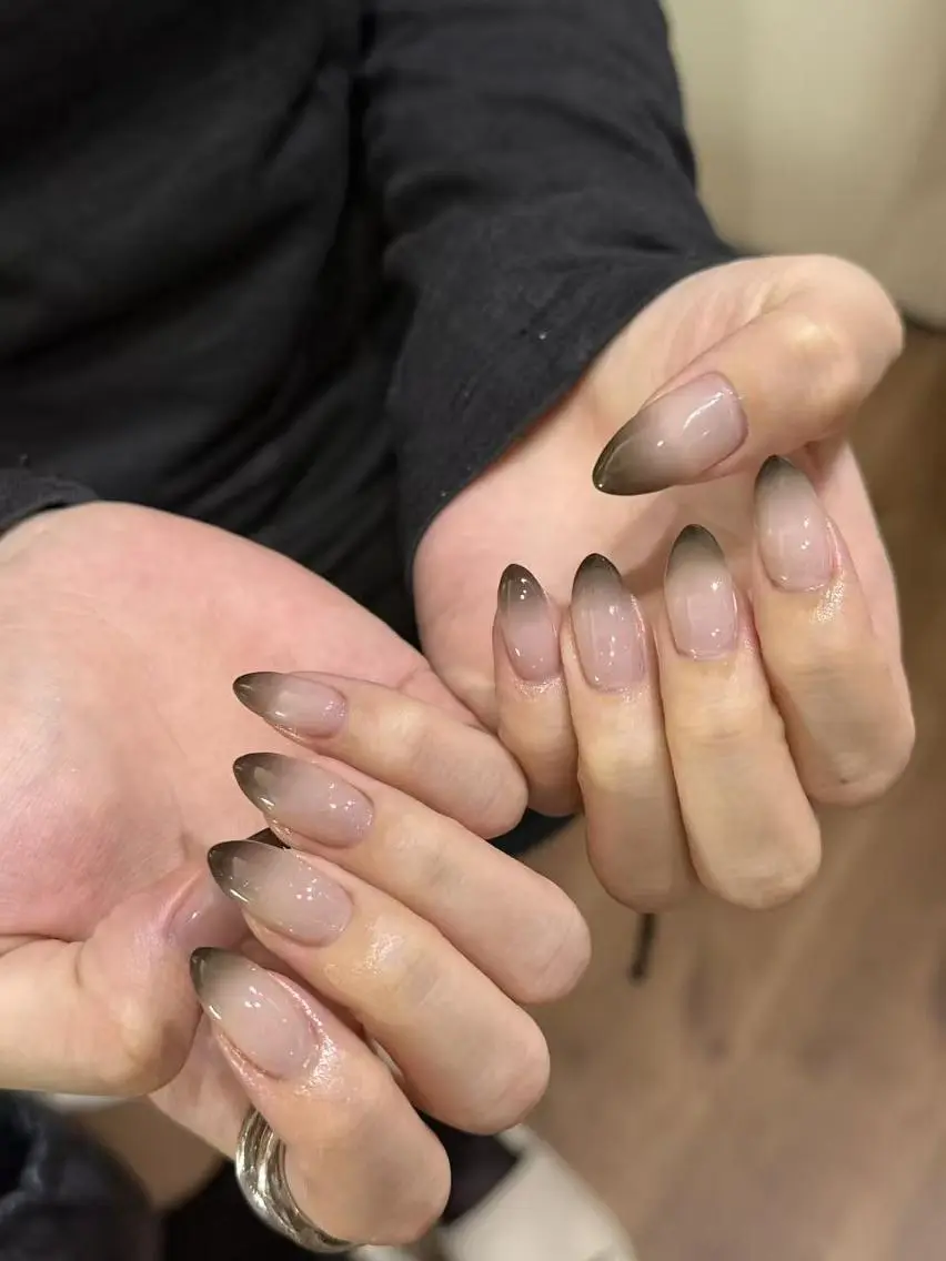 ネイル フレンチネイル ジェルネイル ガラスフレンチ 韓国ネイル マグネットネイル ハンドネイル ハンドケア The Nail 新大久保店のネイルデザイン