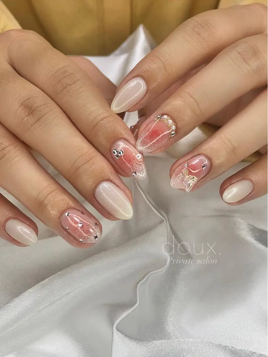 ネイル キラキラネイル 韓国ネイル doux. nailのネイルデザイン
