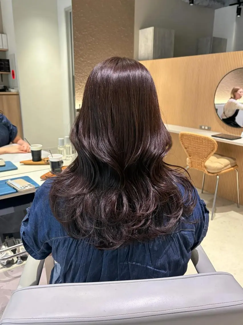 ロング カラー パーマ ヘアアレンジ 透明感カラー グレージュ 髪質改善 レイヤーカット トリートメント しげ ゆりか/透明感 カラー/顔周りカットのヘアスタイル
