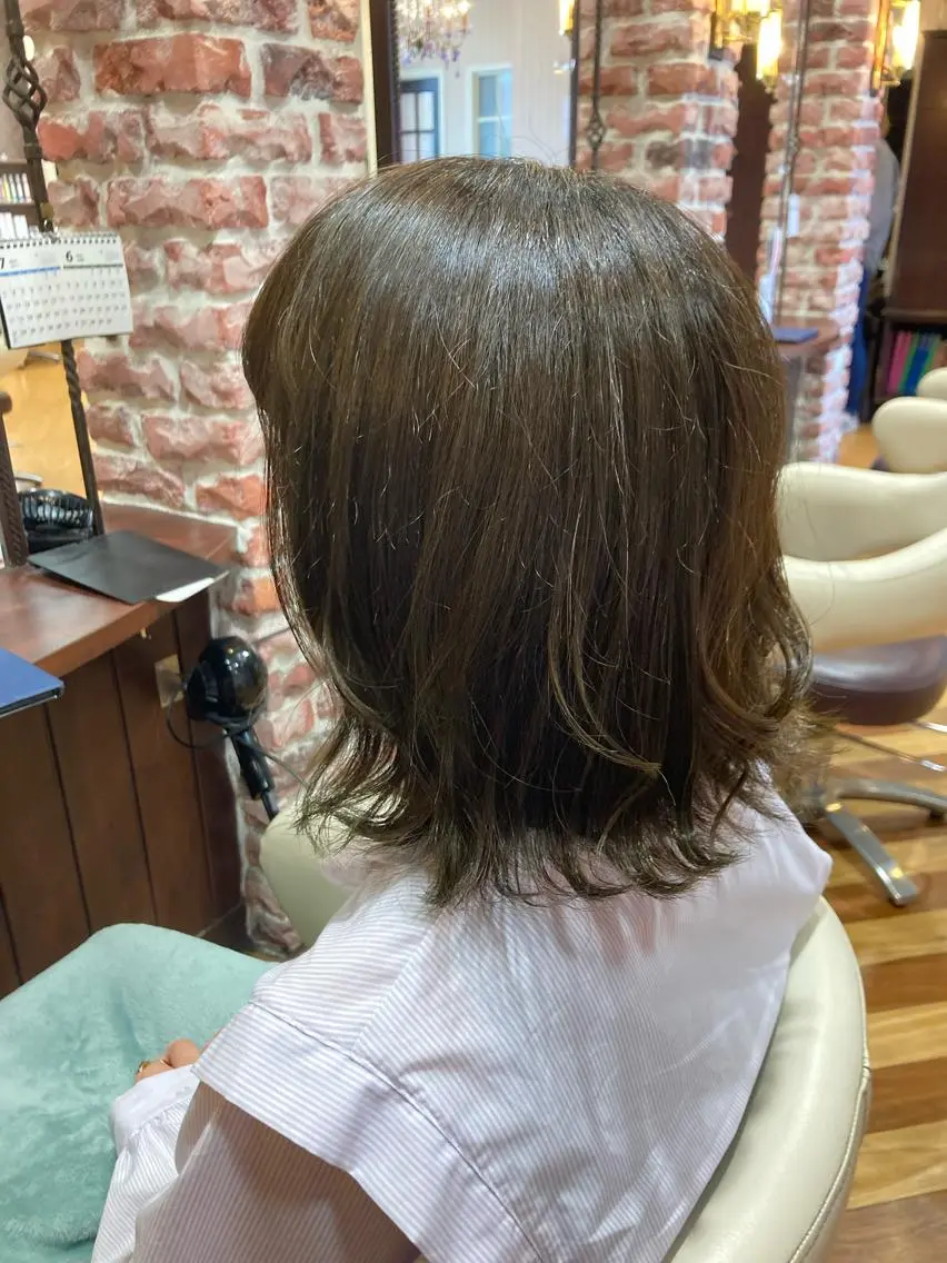 ミディアム カラー オリーブカラー 谷口 真代のヘアスタイル