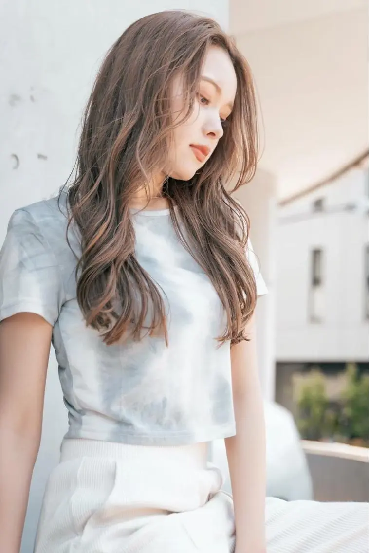 ロング カラー ヘアカラー トリートメント ヘアセット ハイトーン/レイヤー 💜Akaneのヘアスタイル