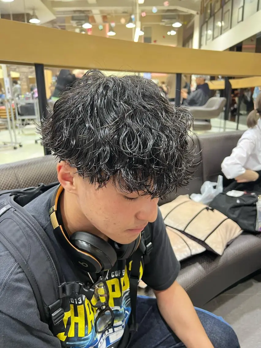 ショート パーマ メンズ アイブロウ カット パーマ メンズ特化 【かな】のヘアスタイル
