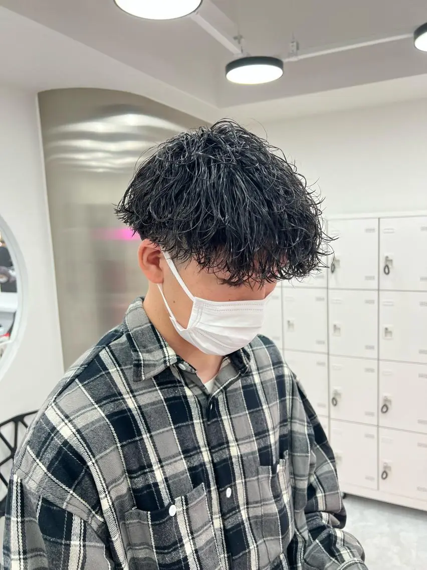 ショート カラー パーマ メンズ メンズパーマ特化 TAIGAのヘアスタイル