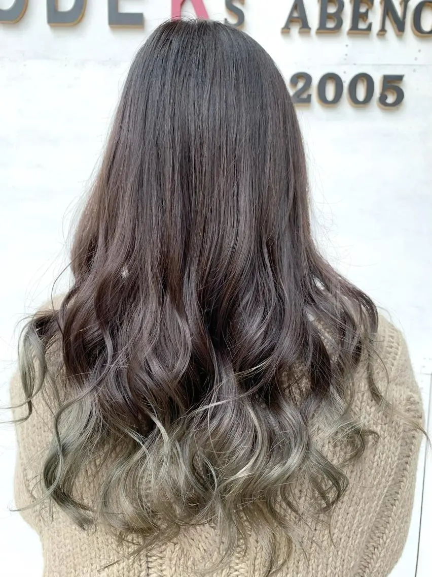 ロング カラー グラデーションカラー Zina天王寺 CHIAKIのヘアスタイル