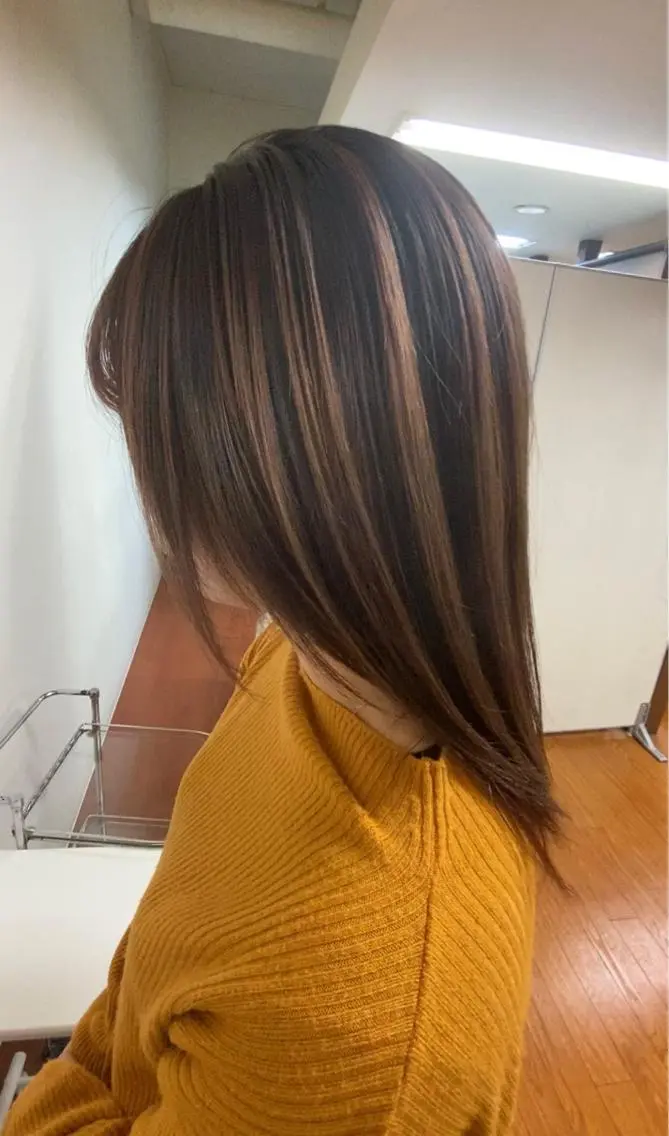 セミロング カラー バレイヤージュ ブロンド ピンクカラー レイヤーカット 森 健人のヘアスタイル