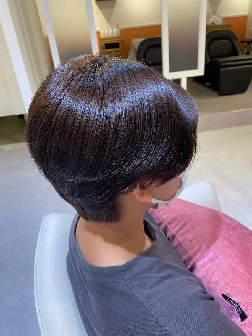 ショート カラー ヘアカラー 梛木 唯のヘアスタイル