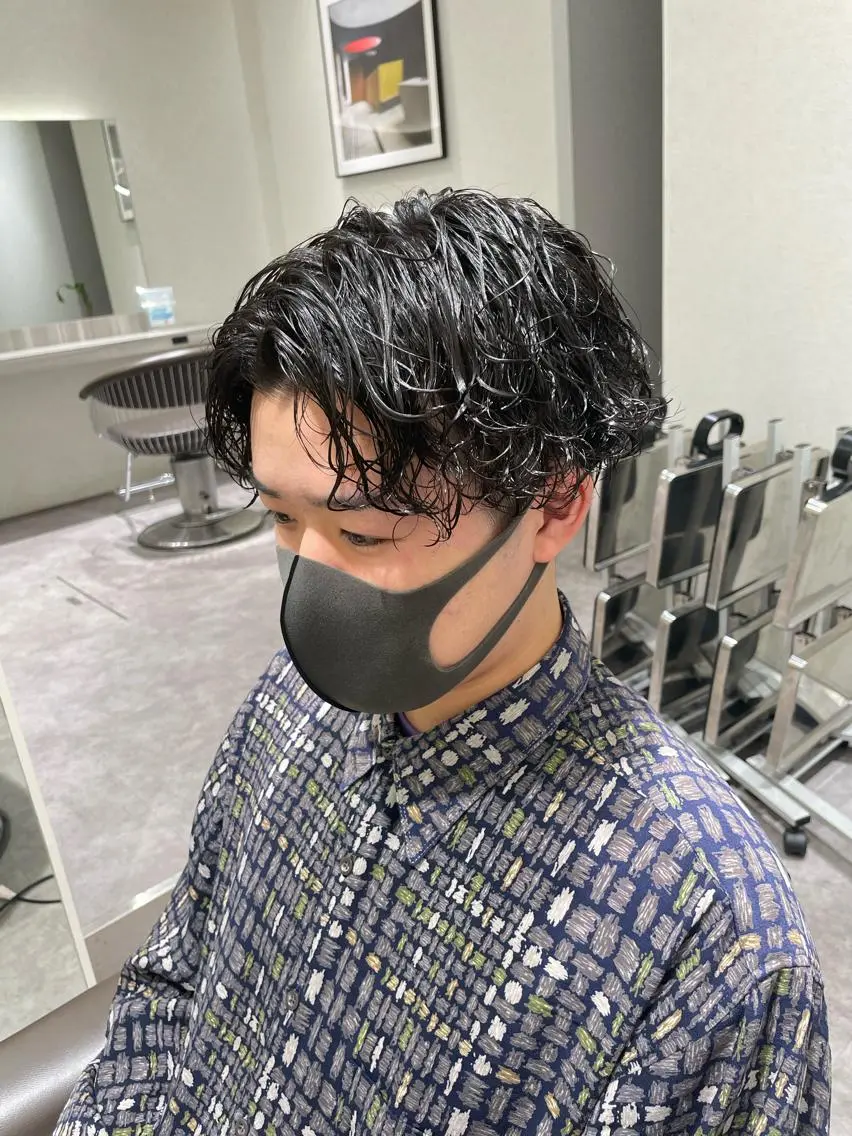ショート パーマ メンズ メンズブリーチ メンズハイライト メンズメッシュ メンズパーマ メンズツイストパーマ メンズ特化/今池駅 徒歩1分/岡本一真のヘアスタイル