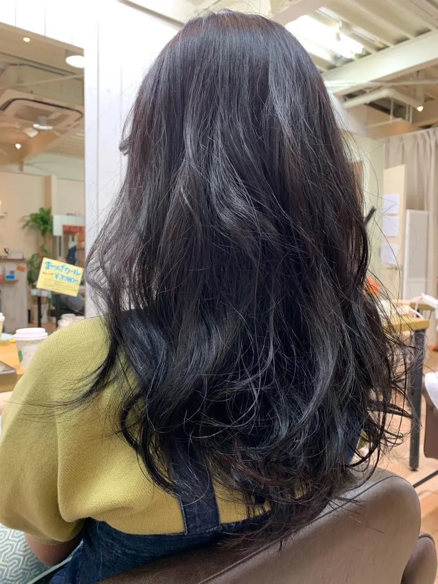 カラー アッシュ ブルーカラー ブルーアッシュ 竹前 葉月のヘアスタイル
