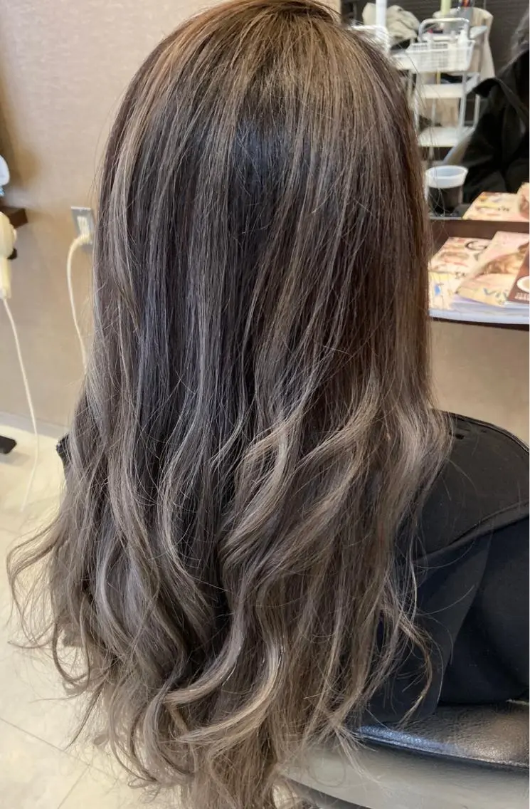 セミロング ヘアカラー トリートメント 浅川 実行のヘアスタイル