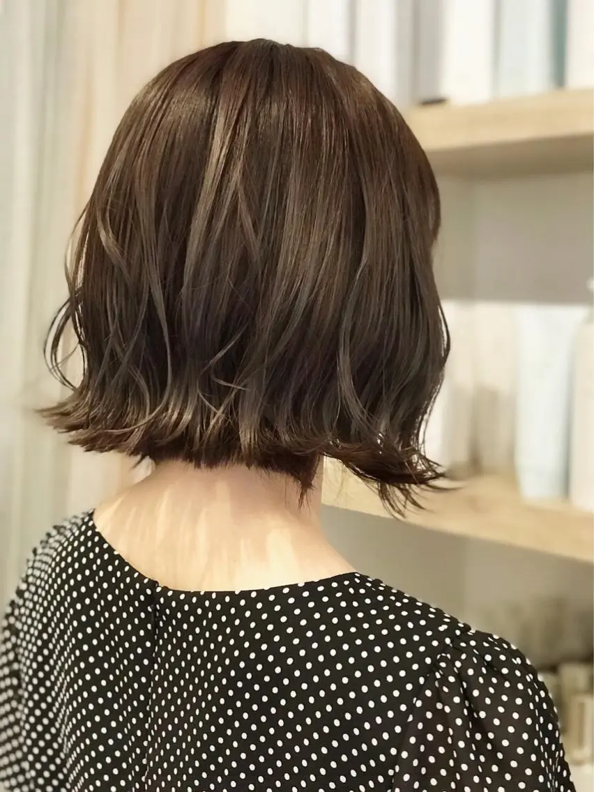ショート アッシュ 由比藤理子 ブリーチカラー🌈のヘアスタイル