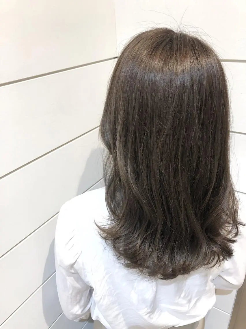 セミロング カラー ブラウンカラー オリーブブラウン 🍊新宿南口🍊 ERINAのヘアスタイル