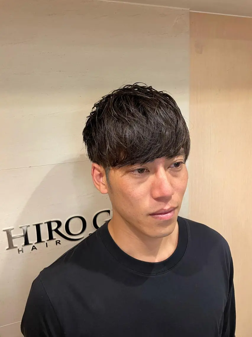 ミディアム メンズ ミディアムパーマ メンズパーマ カット指名No1漆原 聡のヘアスタイル