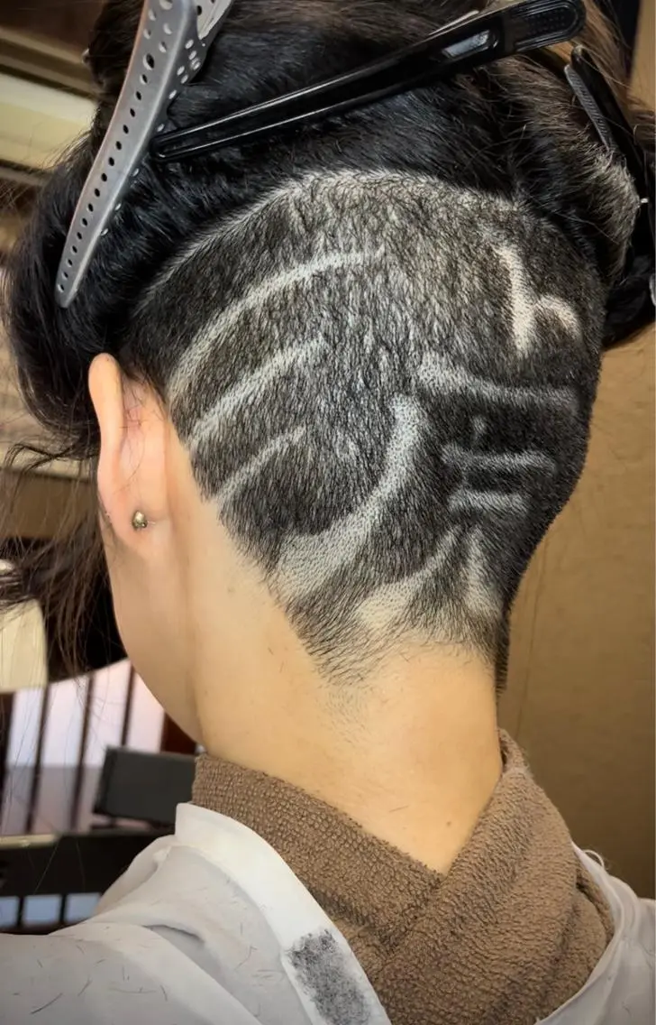 ロング ハイライト レイヤーカット 縮毛矯正 刈り上げ ウルフカット Koichi Satoのヘアスタイル