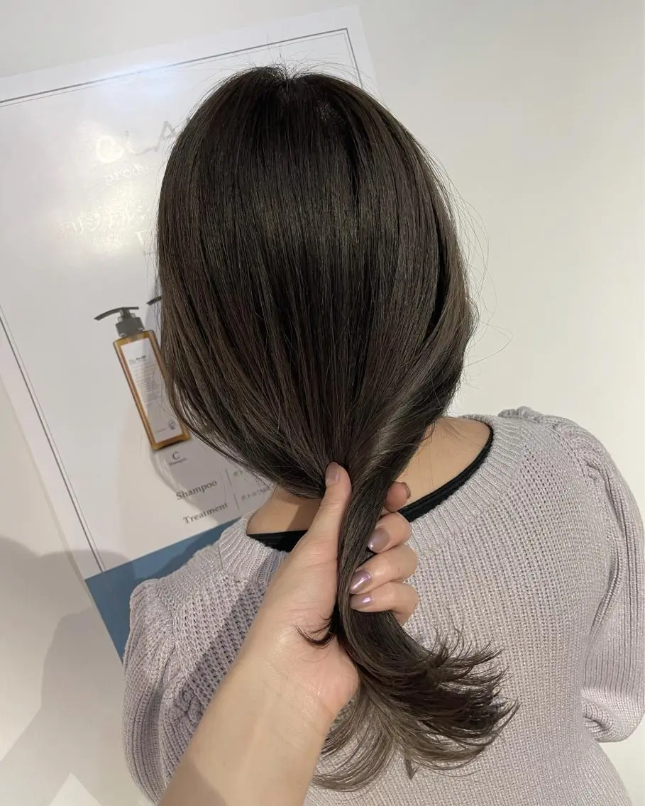 セミロング カラー ベージュカラー ヘアカラー トリートメント 🍊新宿南口🍊 ERINAのヘアスタイル