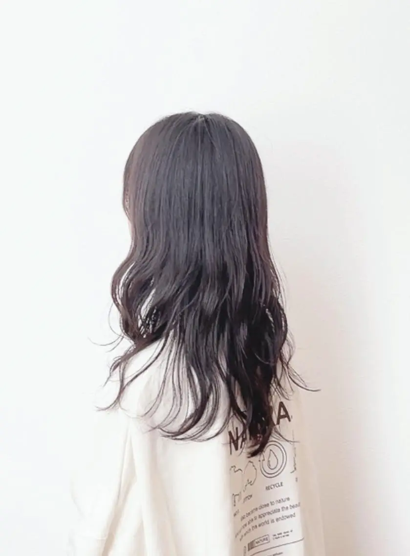 セミロング カット 榎田 左小里のヘアスタイル