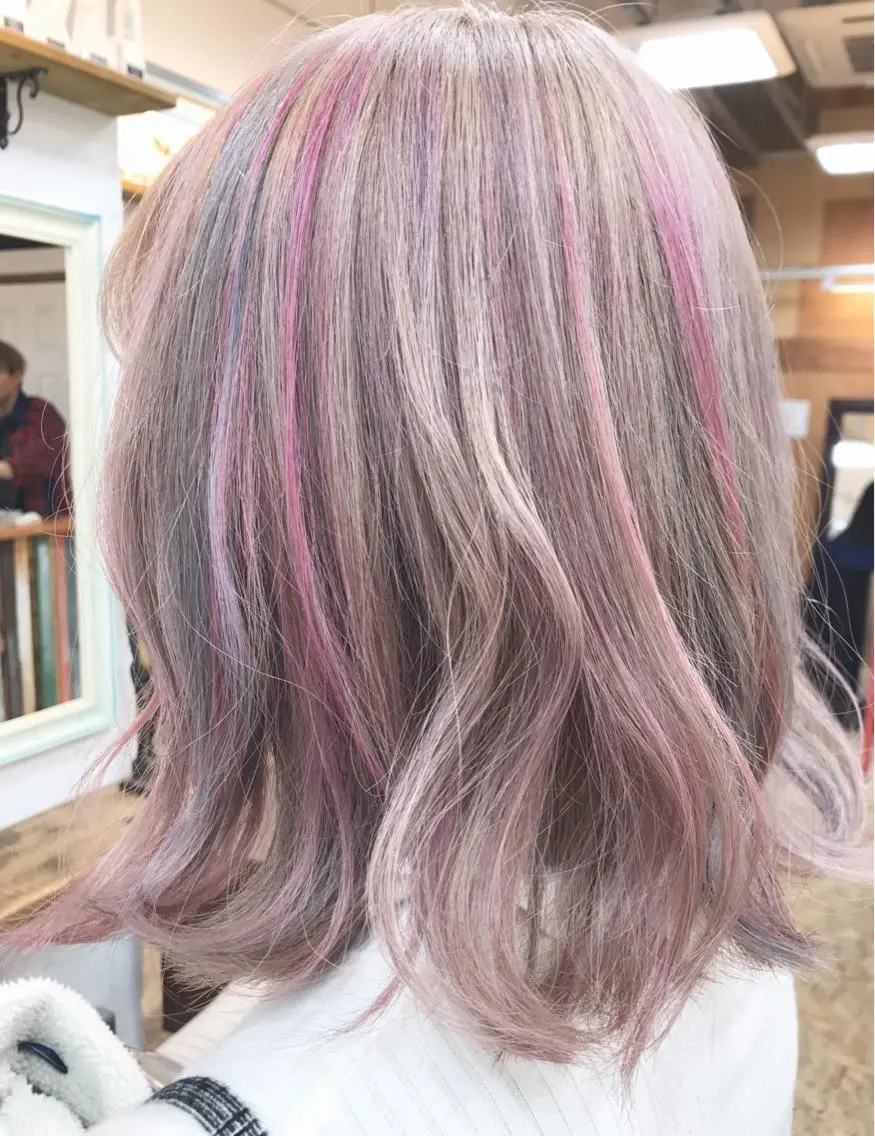 セミロング カラー ユニコーンカラー 平尾 拓也のヘアスタイル
