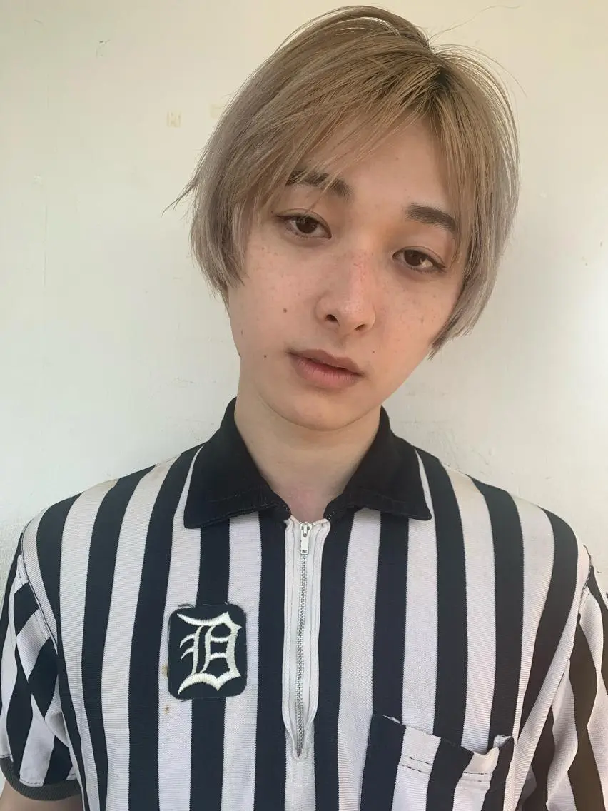ショート カラー メンズ カット トリートメント 💓パーマ，💗 レイヤーカットのヘアスタイル