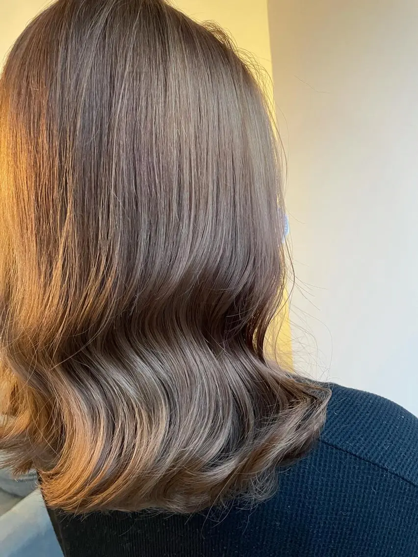 セミロング カラー ヘアアレンジ マツエク・マツパ 透明感カラー/推しカ ラー☁️JURAのヘアスタイル