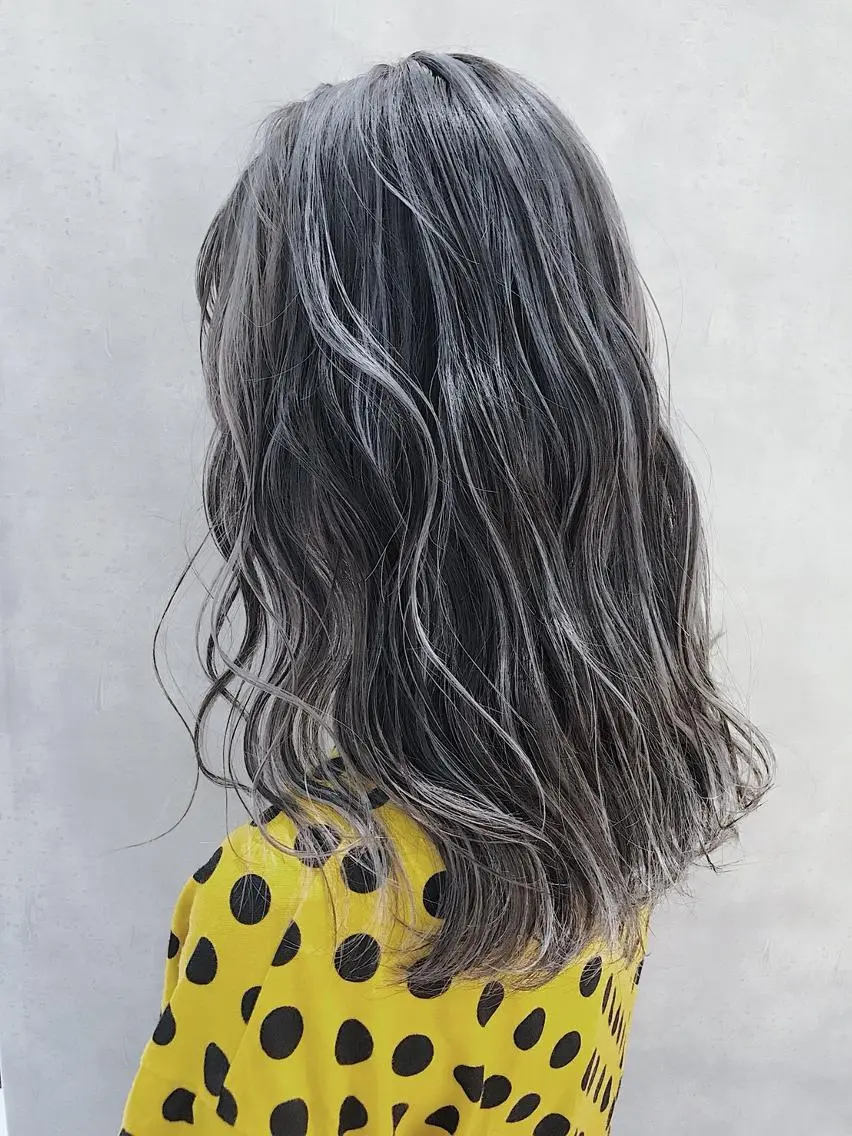 ミディアム カラー アディクシーカラー ブリーチ ケアブリーチ ダブルカラー ハイライトカラー MOU namba ムウナンバのヘアスタイル
