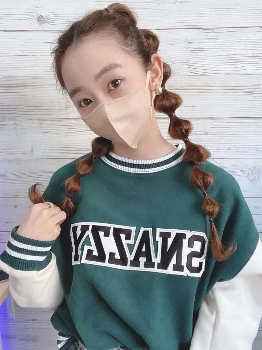 ロング カラー ヘアアレンジ アイブロウ ショートボブ 編み込みエクステ シールエクステ バレイヤージュ ベージュカラー LAVENDIA 初音のヘアスタイル
