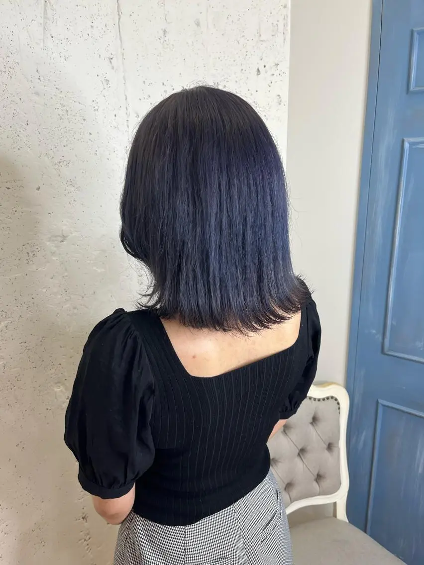 ミディアム カラー 透明感ハイトーン🦄 キラ🌈のヘアスタイル