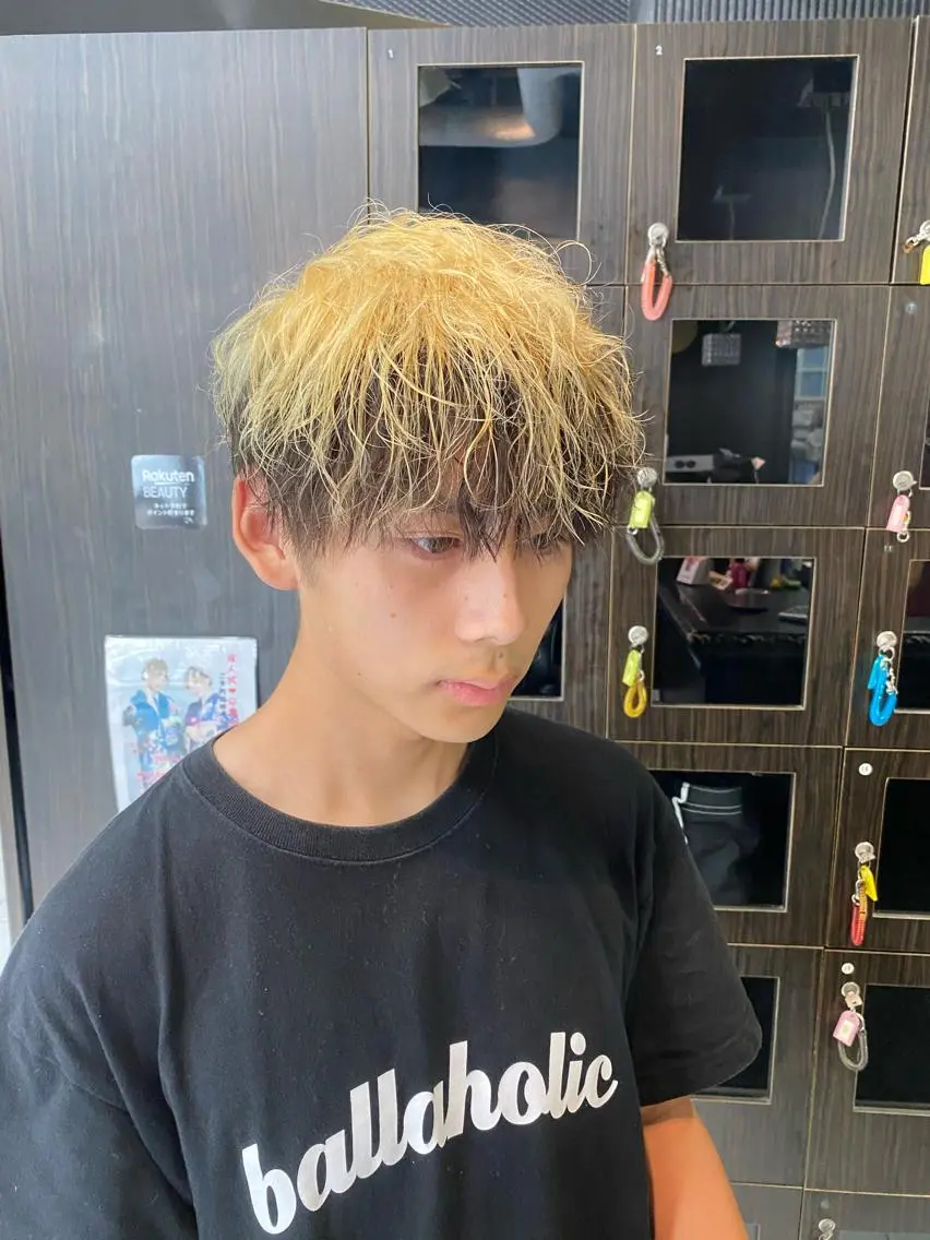 カラー メンズ ヘアカラー トリートメント グレージュ系はお任せ /ケアブリーチ/岩崎のヘアスタイル