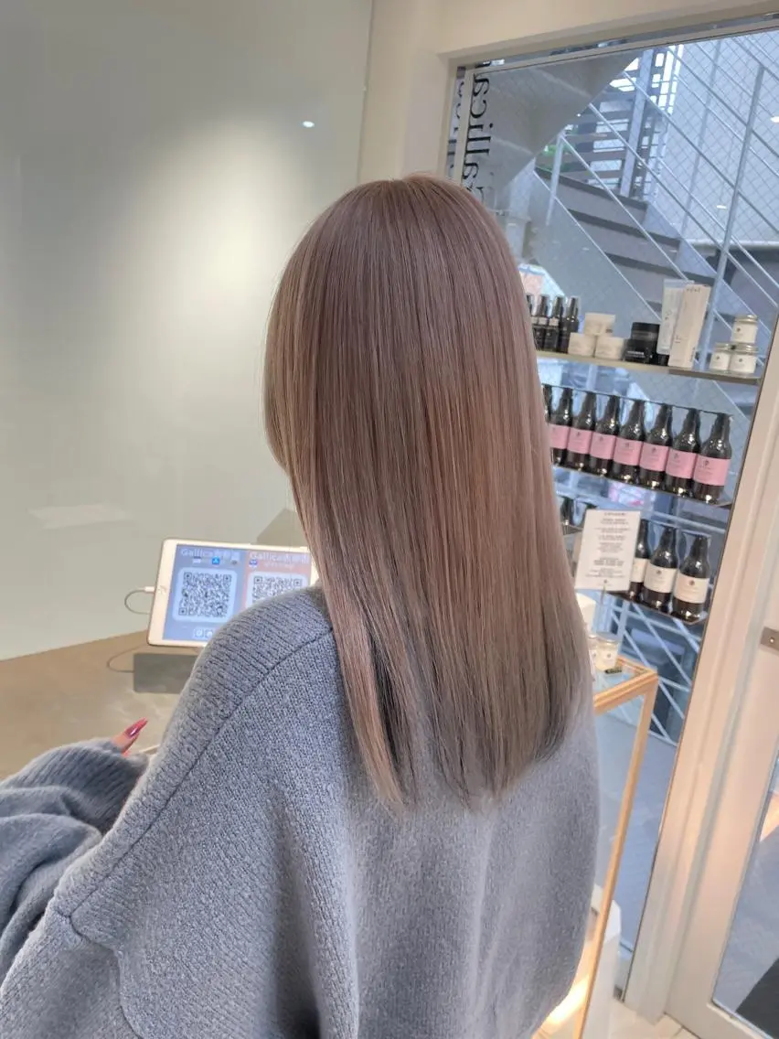 ロング カラー ヘアアレンジ ベージュカラー ミルクティーベージュ ヘアカラー トリートメント ヘッドスパ ヘアセット 艶カラー✨縮毛矯正✨ 翁長孝輔のヘアスタイル