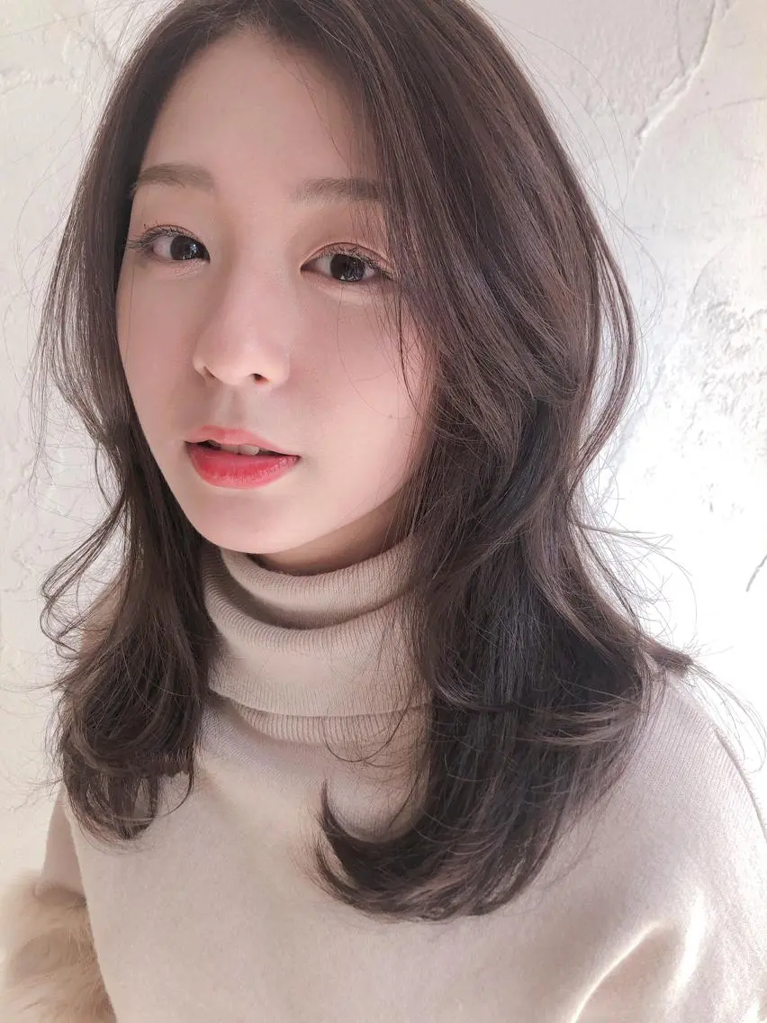 セミロング カラー グレージュ ラベンダーカラー ラベンダーグレージュ ラベンダーグレー tocca八王子 AYAKAのヘアスタイル