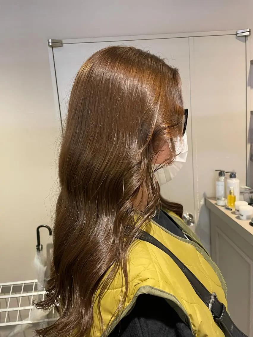 ミディアム カラー 抜け感レイヤー︴ ニュアンスカラーのヘアスタイル