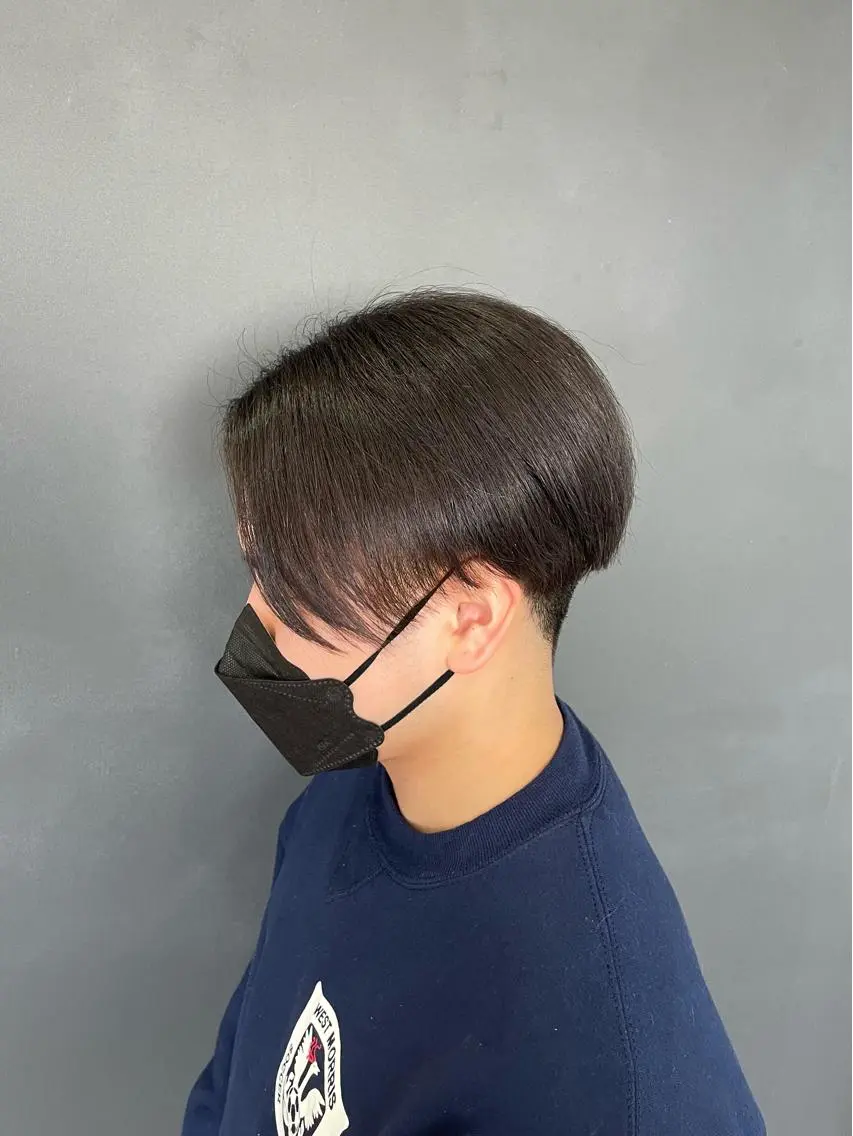メンズ センターパート メンズパーマ カット パーマ 縮毛矯正 トリートメント 長屋 裕也のヘアスタイル