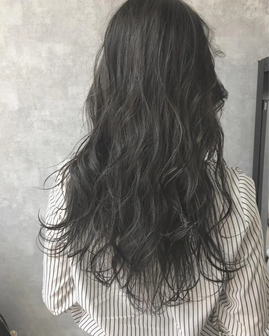 ロング カラー ダークグレー ダークグレージュ グレージュ レイヤーカット BLend 渋谷のヘアスタイル