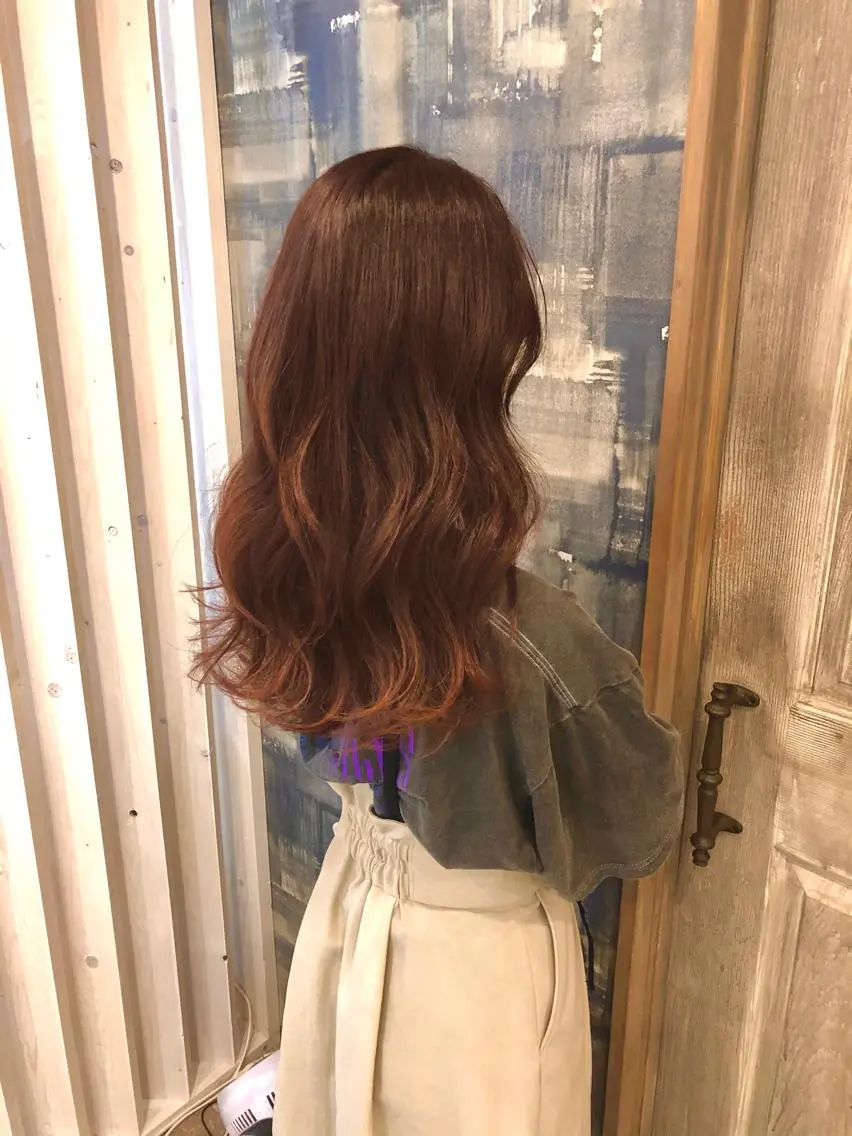 セミロング カラー ヘアアレンジ 🍎吉川浩生 トップスタイリストのヘアスタイル