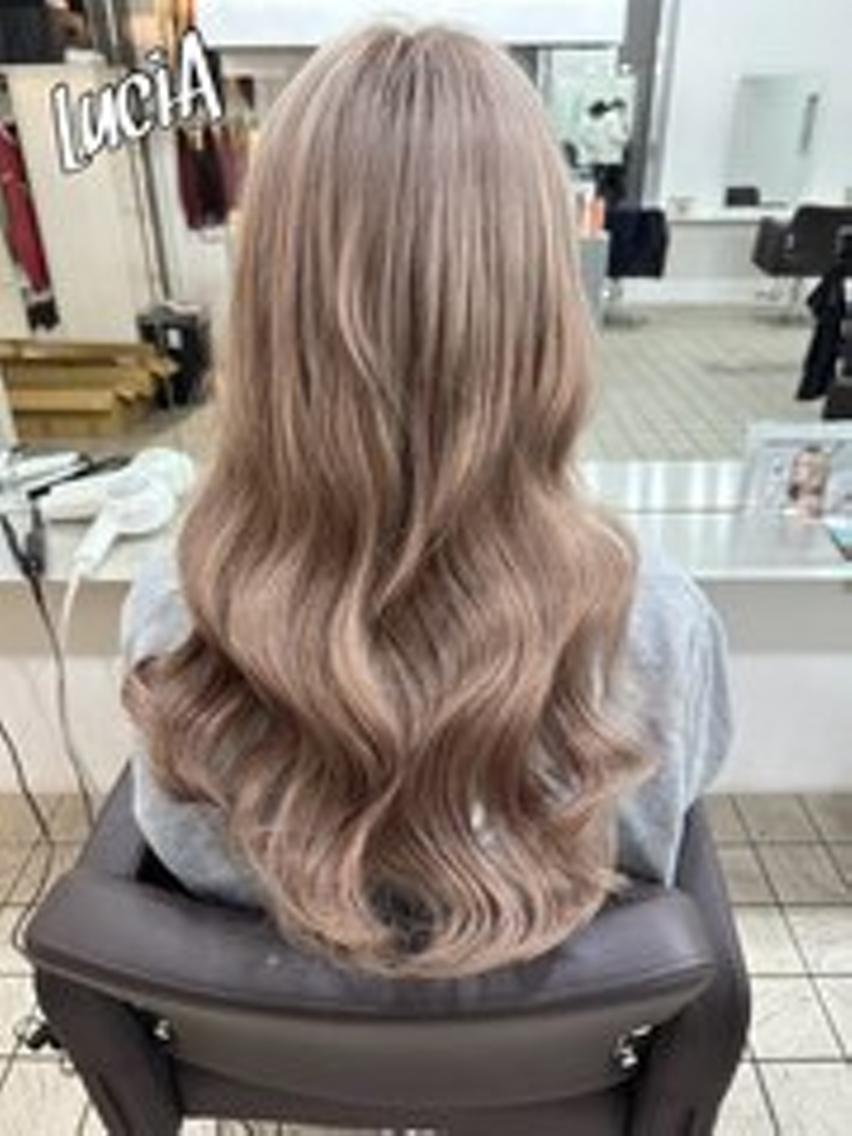 カラー ロング ヘアアレンジ シールエクステ 黒髪 ブリーチ デザインカラー ダブルカラー エクステ¥5000 LuciAカラーのヘアスタイル
