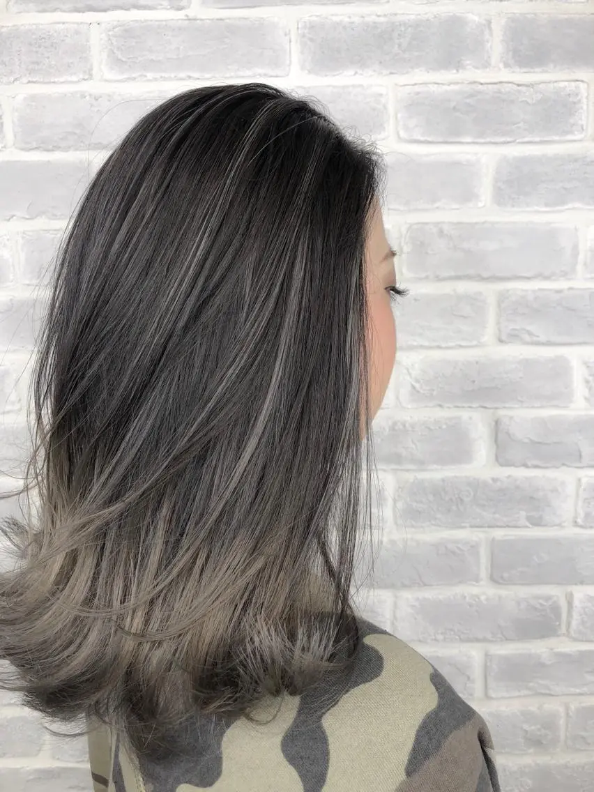 ミディアム カラー バレイヤージュ レイヤーカット 【透明感、艶髪】西村 有司のヘアスタイル