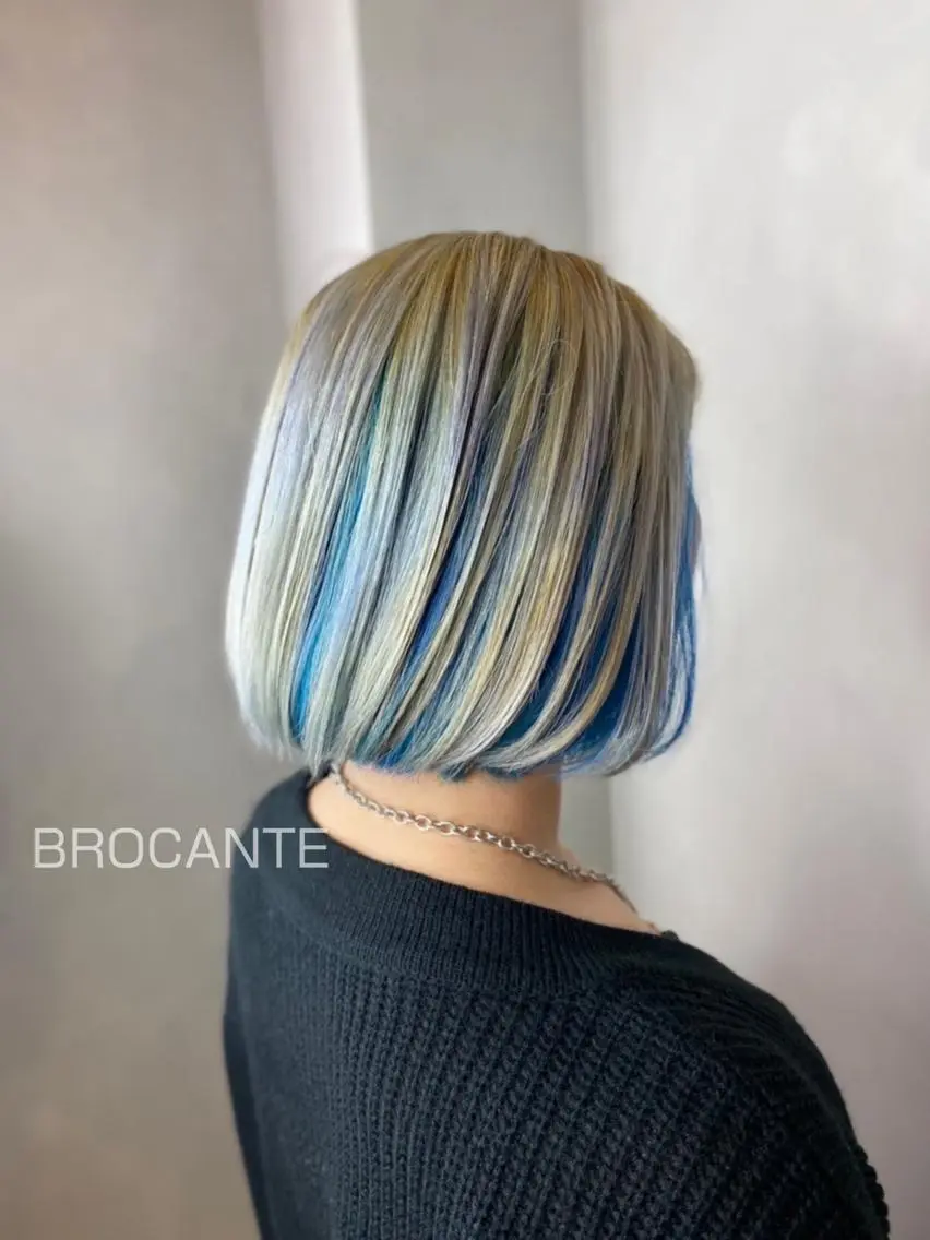 ショート カラー ブリーチ ブルーカラー ケアブリーチ シルバー ボブ ヘアカラー BROCANTE立川 karasawa.nのヘアスタイル