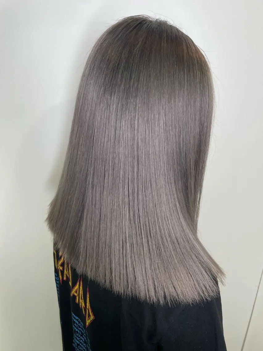 ミディアム アッシュ ボブ 外国人風カラー ハイライト レイヤーカット ヘアカラー トリートメント 安田和洋 ブリーチカラー特化のヘアスタイル