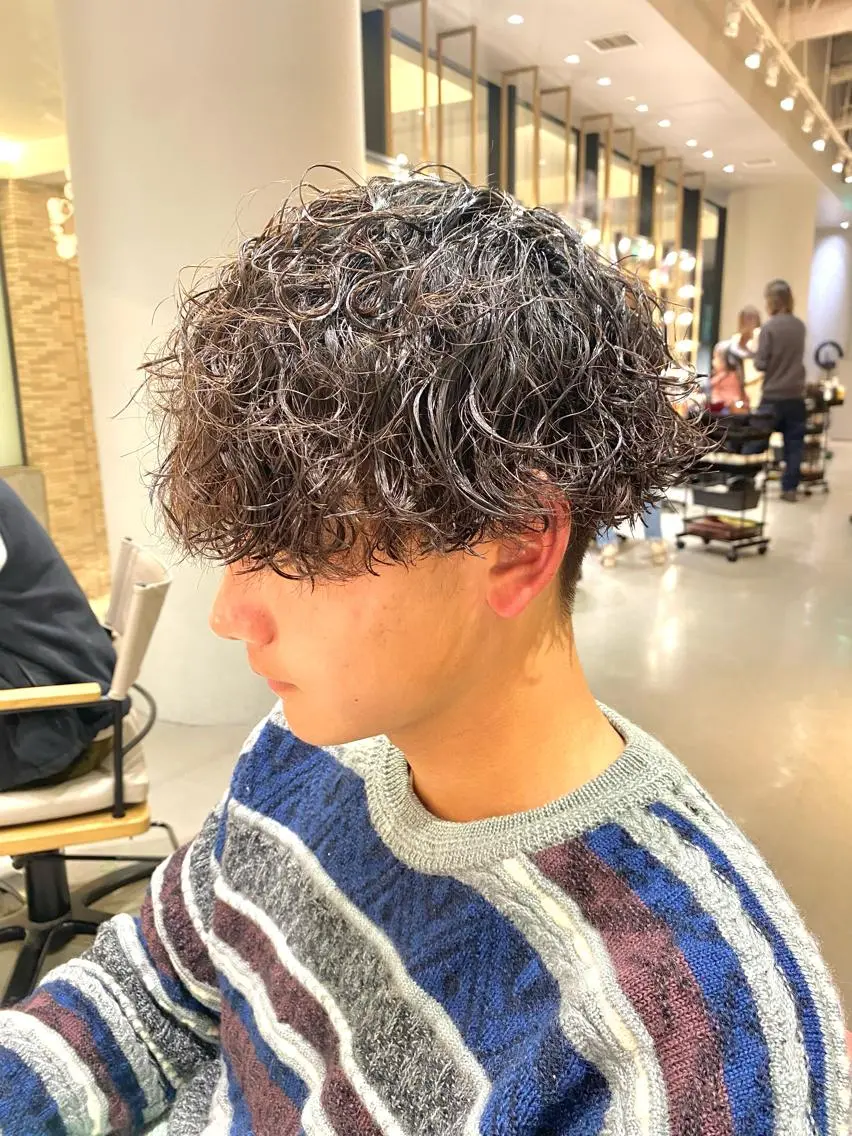 ミディアム パーマ メンズ unopulir 景山 凌のヘアスタイル
