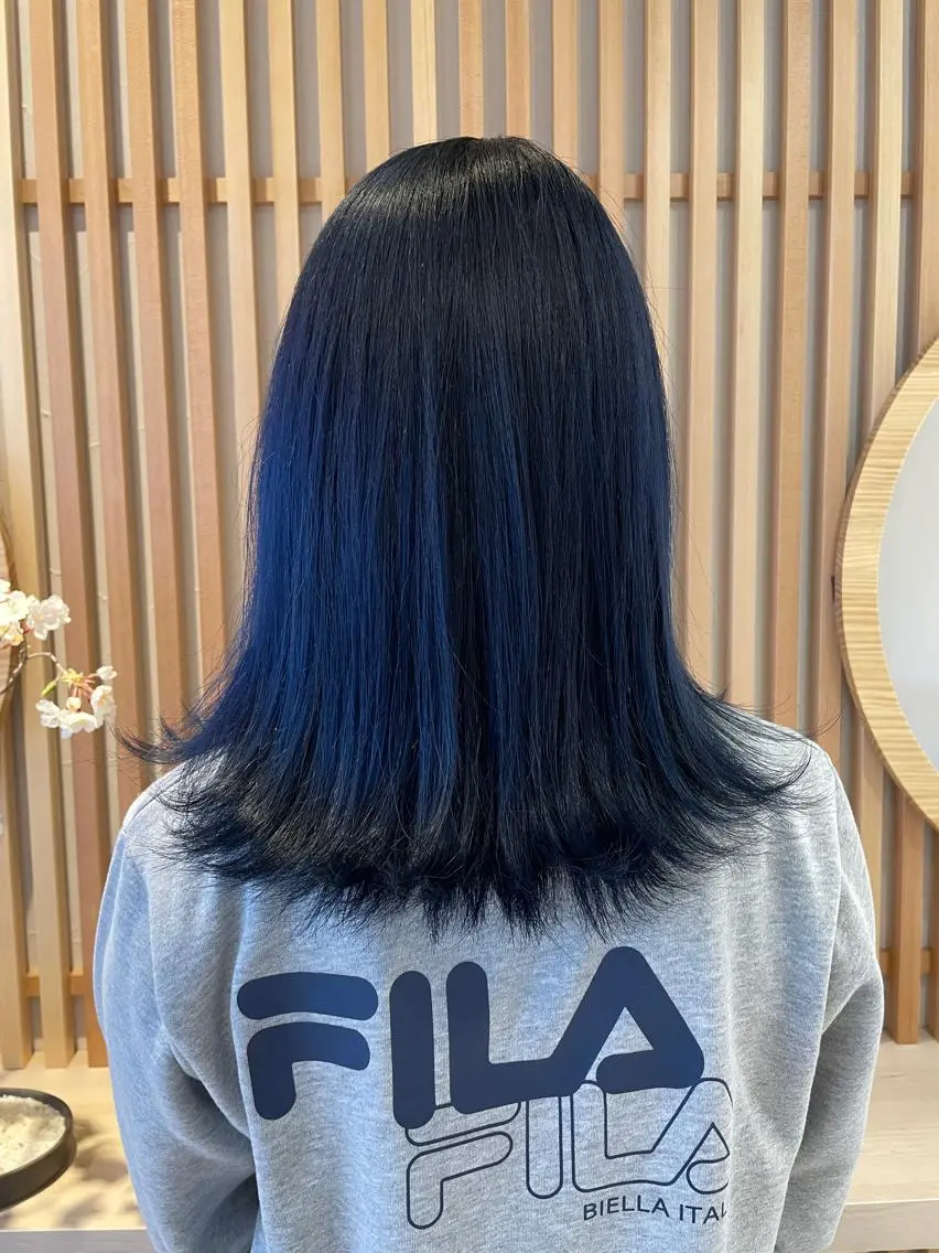 ミディアム カラー ブルーカラー ヘアカラー Hitotose代表 中島和樹のヘアスタイル