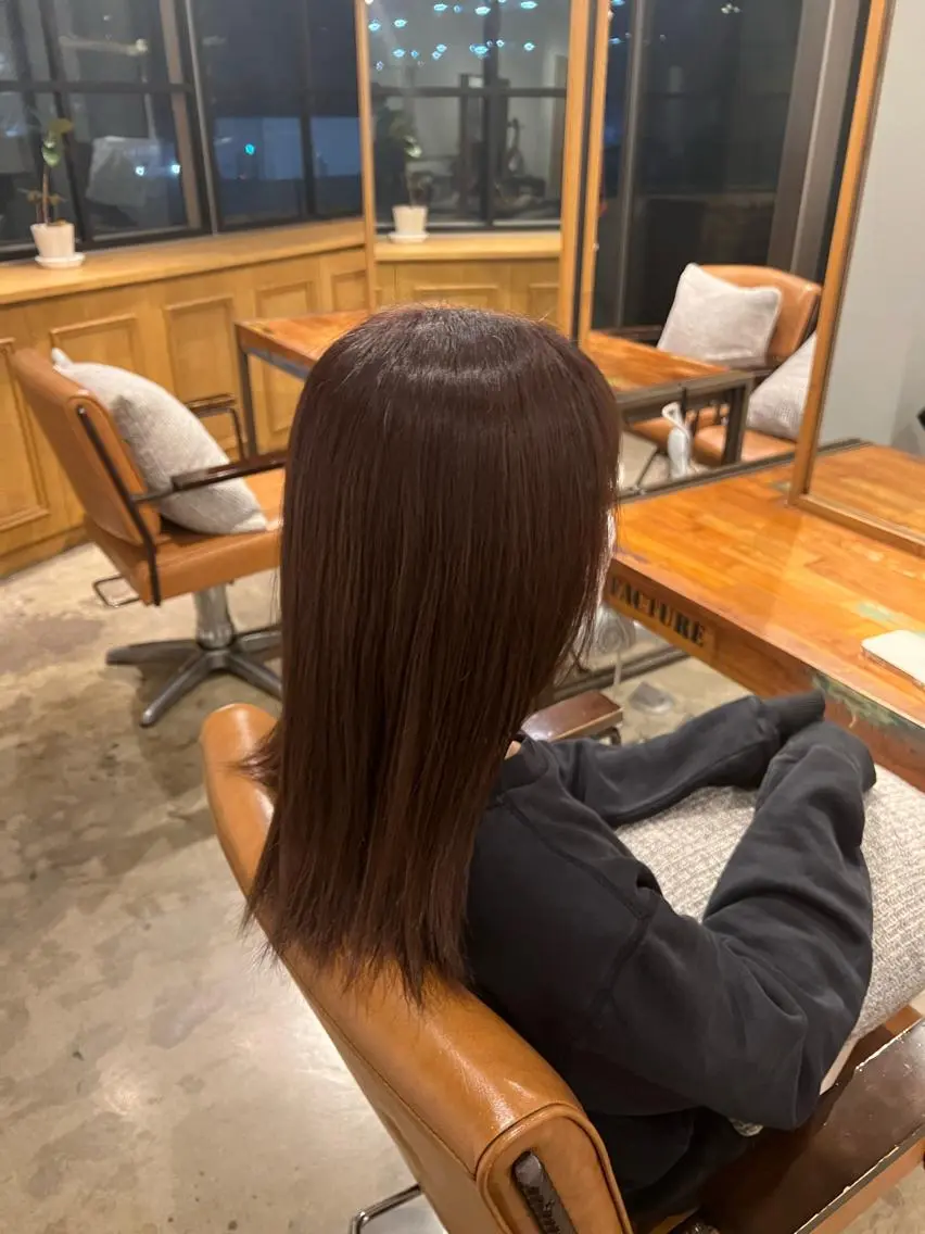 セミロング ヘアカラー AmiLi HONOKAのヘアスタイル