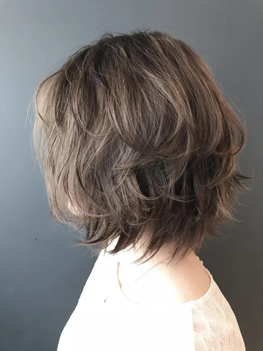 ショート カラー ブルーカラー ブルーグレー ブルーグレージュ グレージュ ハイライトカラー ヘアカラー BOX mico.のヘアスタイル