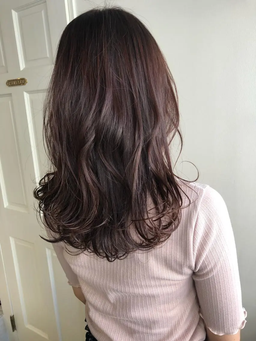 セミロング カラー カット ヘアカラー トリートメント MIOベージュカラー 柔らかいカラーのヘアスタイル