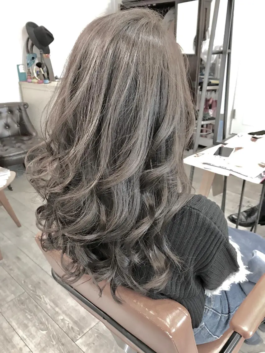 ロング カラー グレージュ ヘアカラー トリートメント ヘッドスパ Akua【代表】 Kazumaのヘアスタイル