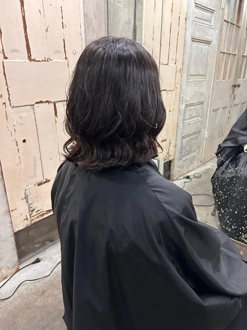 ミディアム パーマ ミディアムパーマ くびれヘア お任せヘア☘️☘️ 及川渚のヘアスタイル