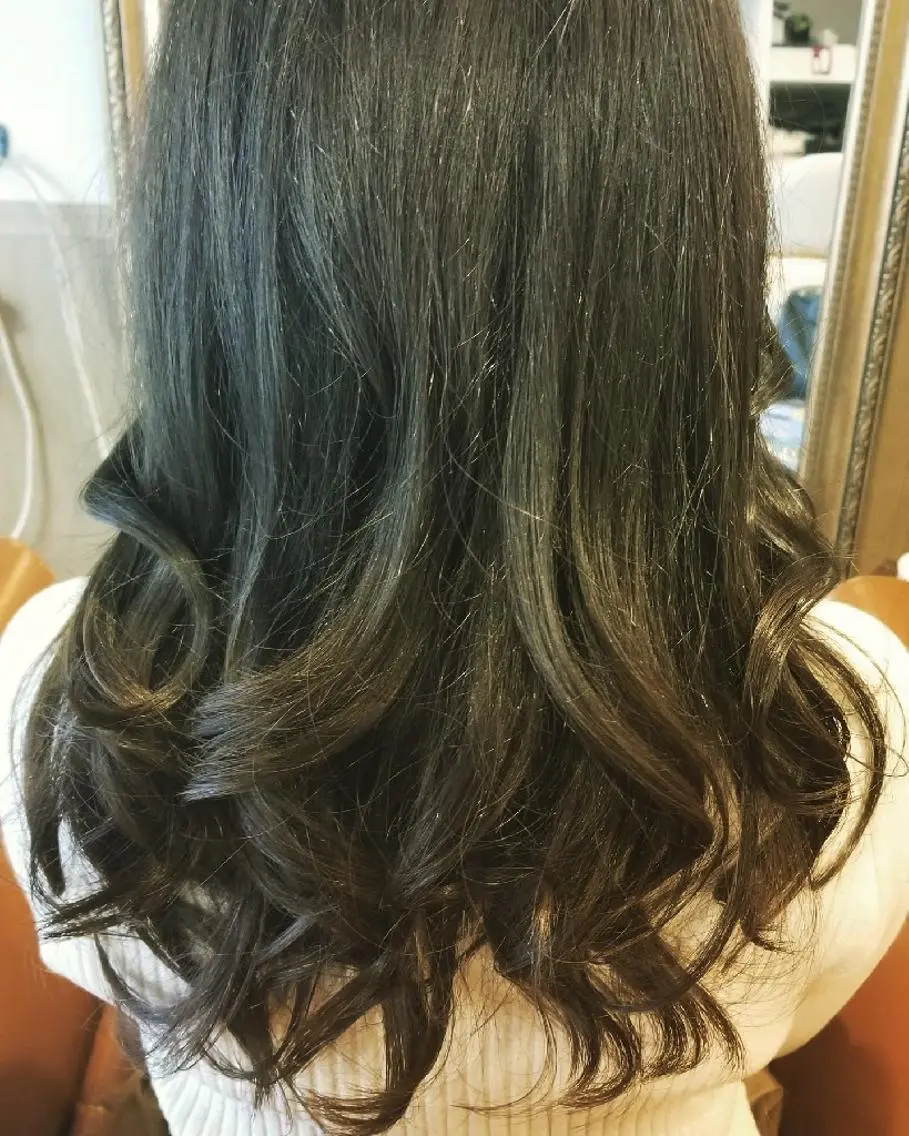 ロング カラー アディクシーカラー バレイヤージュ イルミナカラー 外国人風カラー レイヤーカット カット ヘアカラー トリートメント spa hair ark 富井直美のヘアスタイル