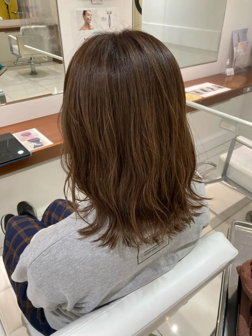 ミディアム カラー ブリーチ ブラウンカラー ブリーチなしカラー 坂口 愛のヘアスタイル