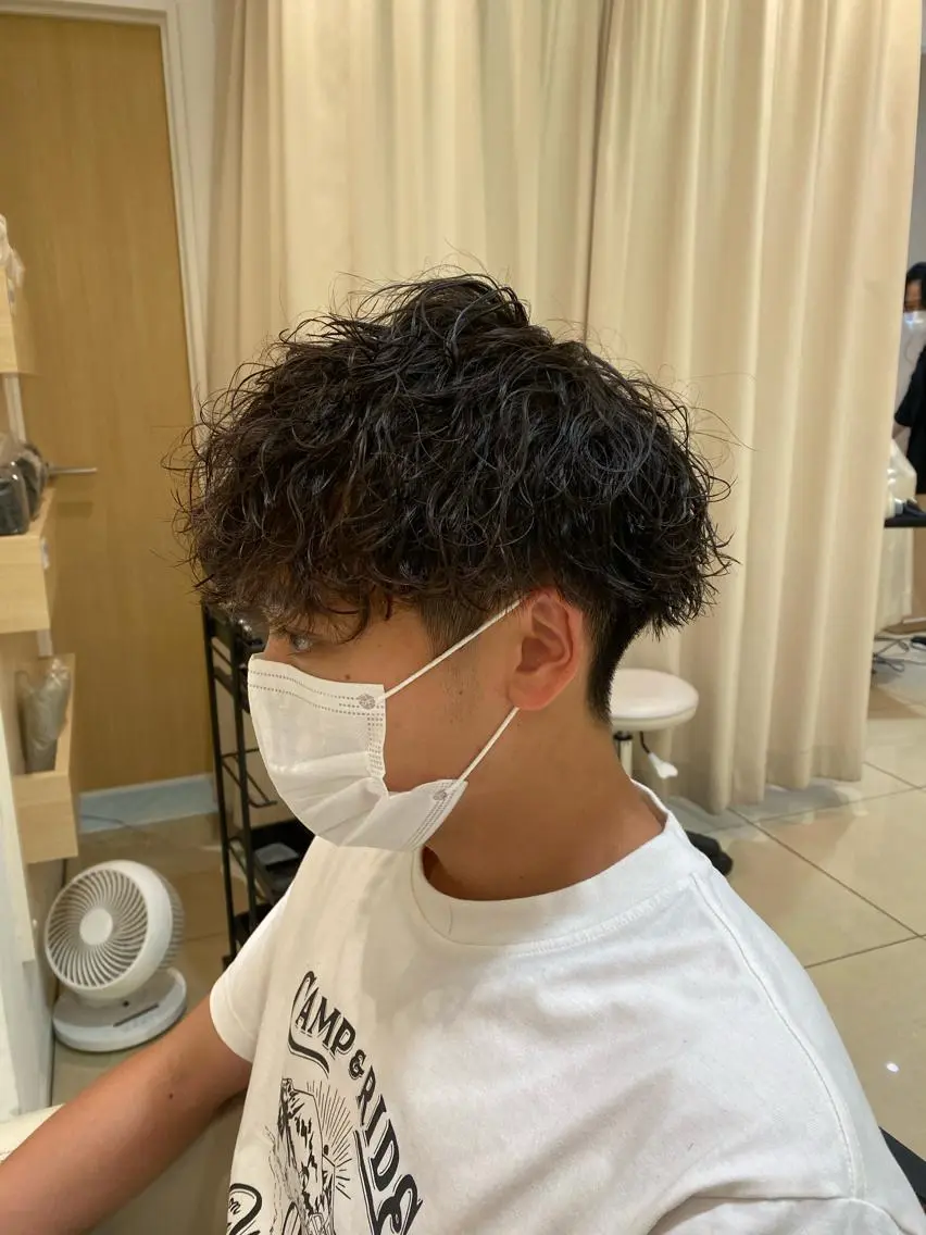 ショート パーマ メンズ カット パーマ メンズ特化型美容師 栗山勇人のヘアスタイル