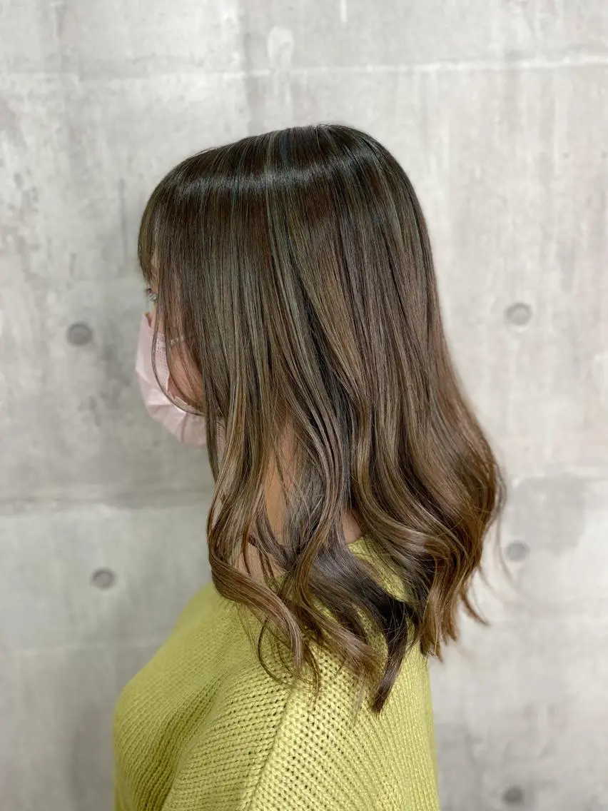 セミロング カラー ハイライトカラー ハイライト 【透明感、艶髪】西村 有司のヘアスタイル