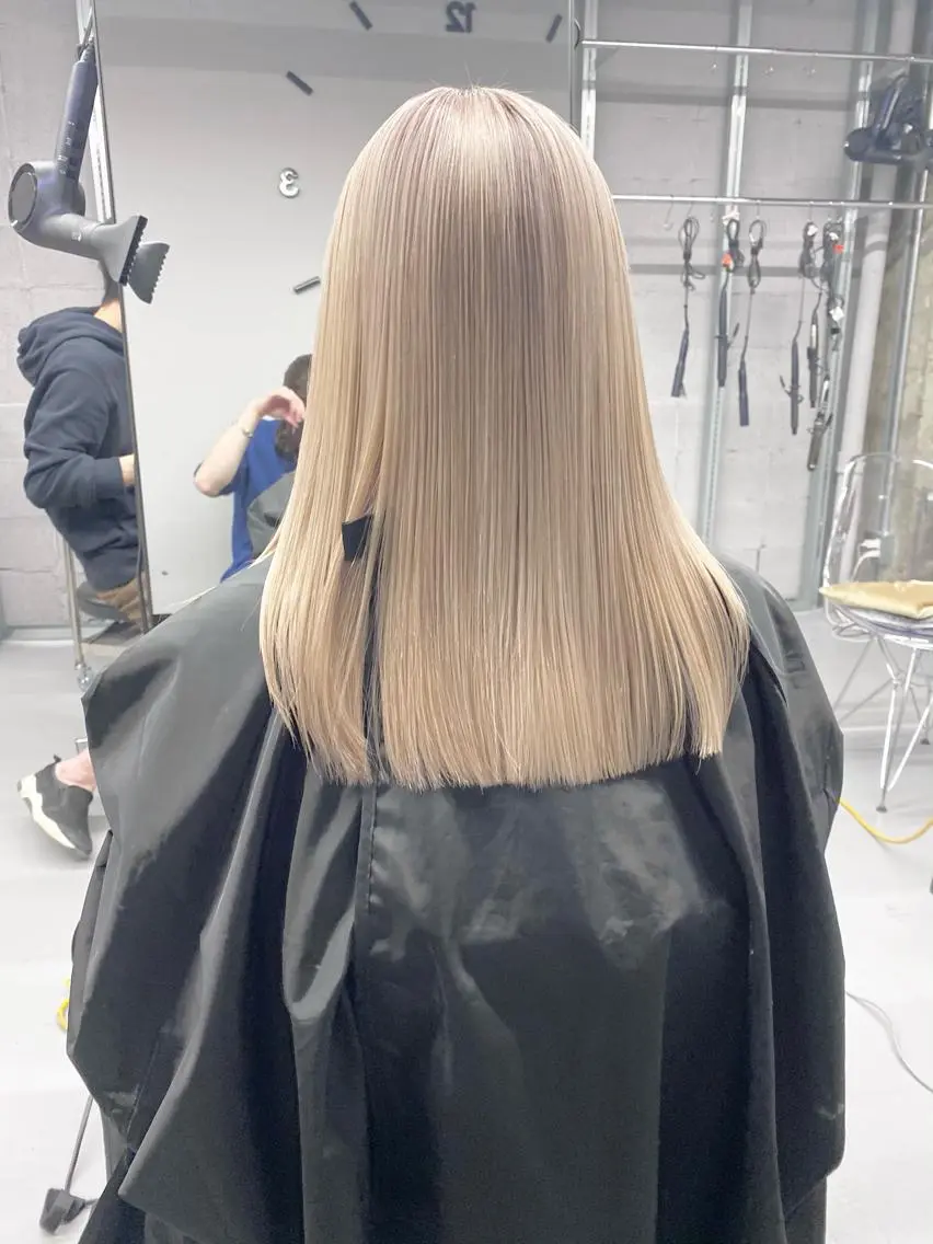 セミロング カラー ハイトーンカラー 谷口 優冴のヘアスタイル