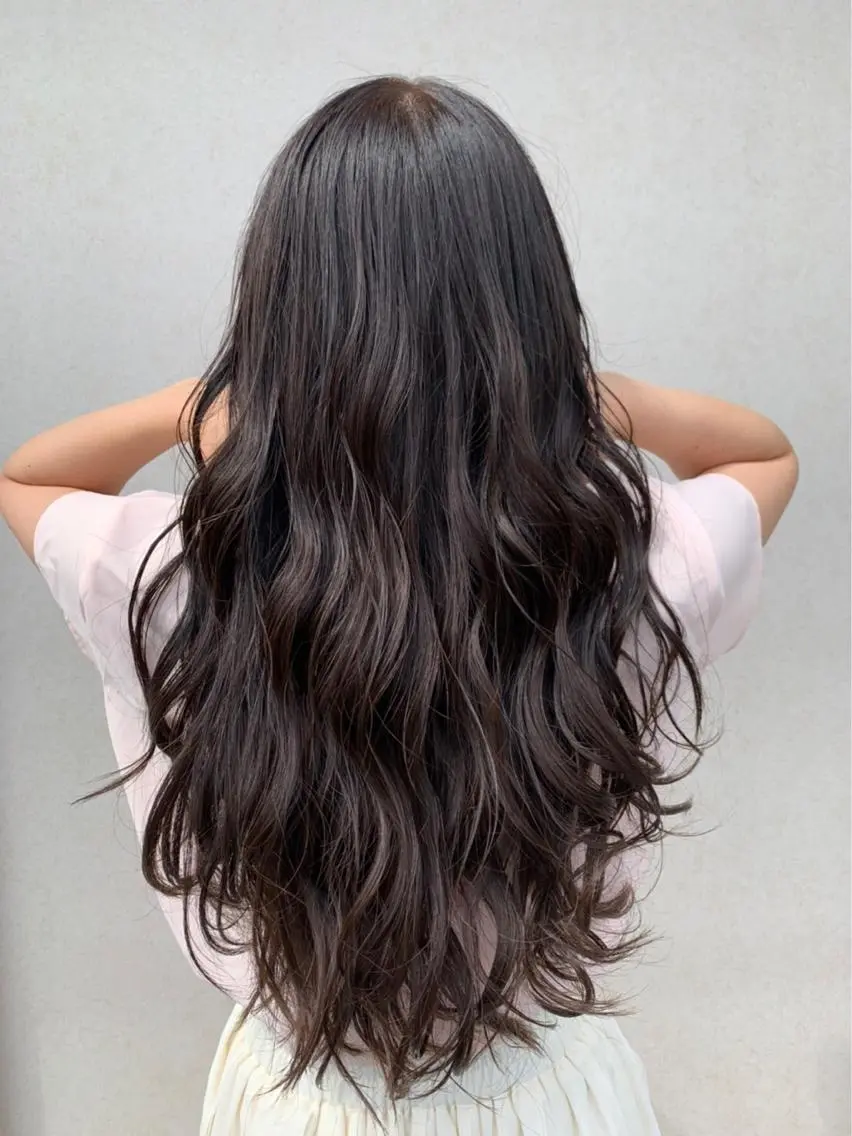 ロング ブリーチしてても 綺麗にかかる縮毛矯正のヘアスタイル